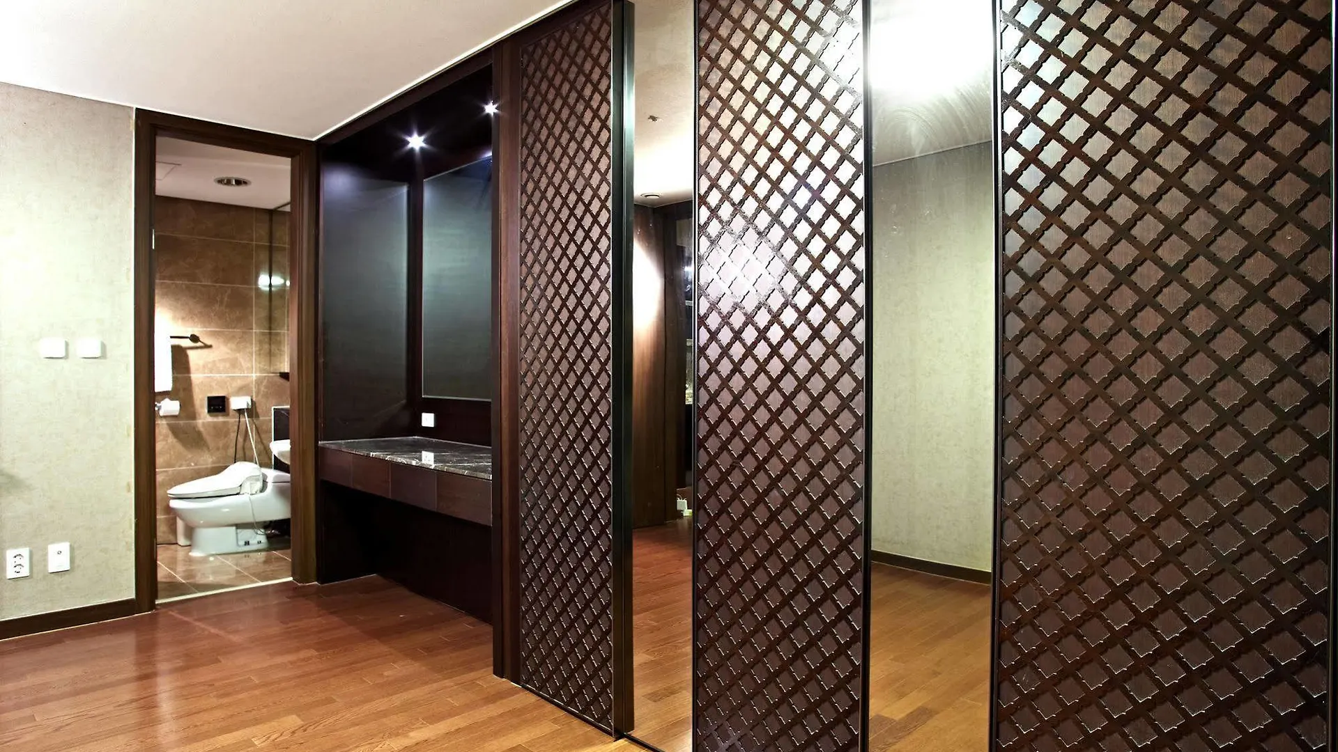 Pale De Cz Lct House Apartment Busan South Korea